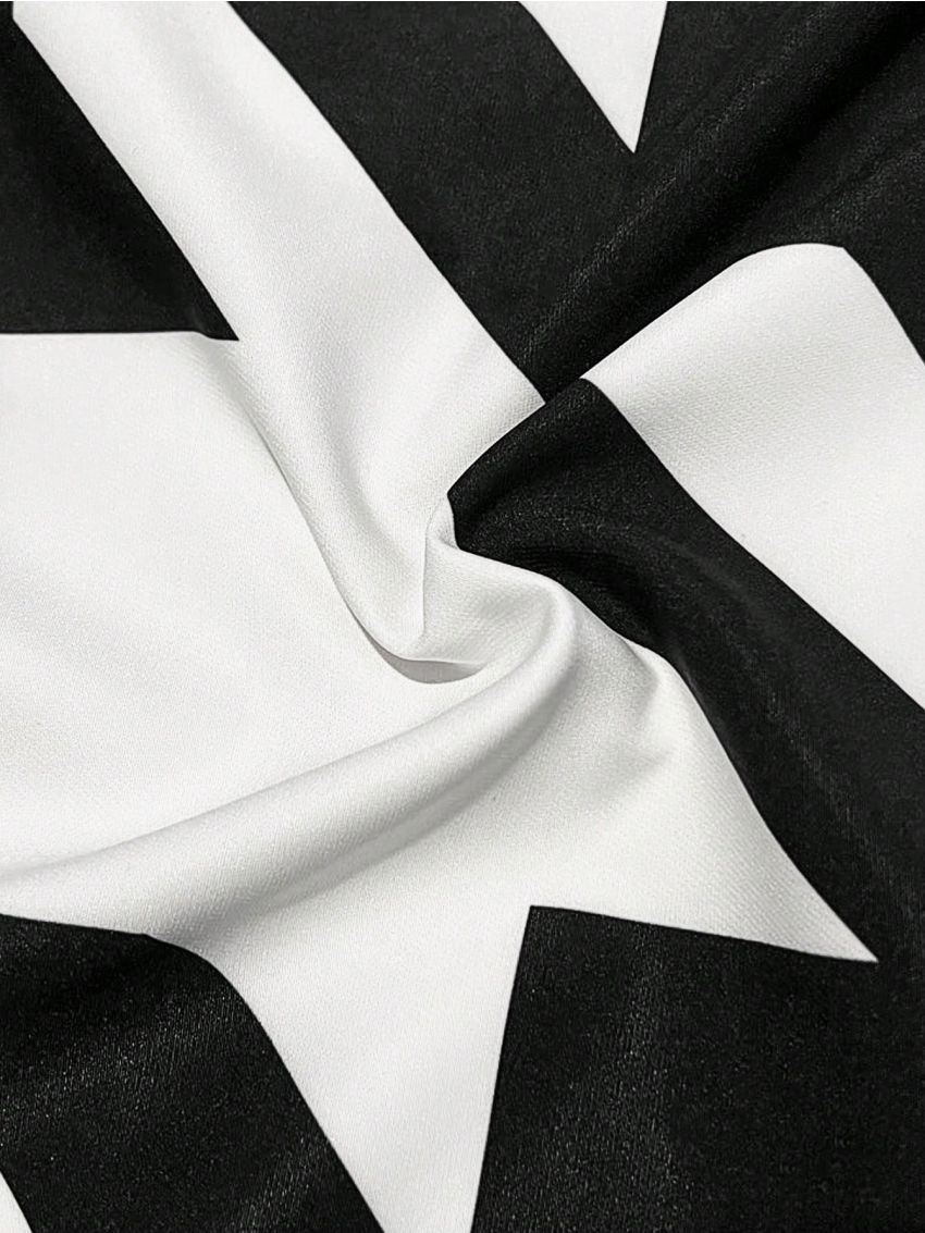 K by AKW The Oversized Boxy Blazer In Exaggerated Houndstooth