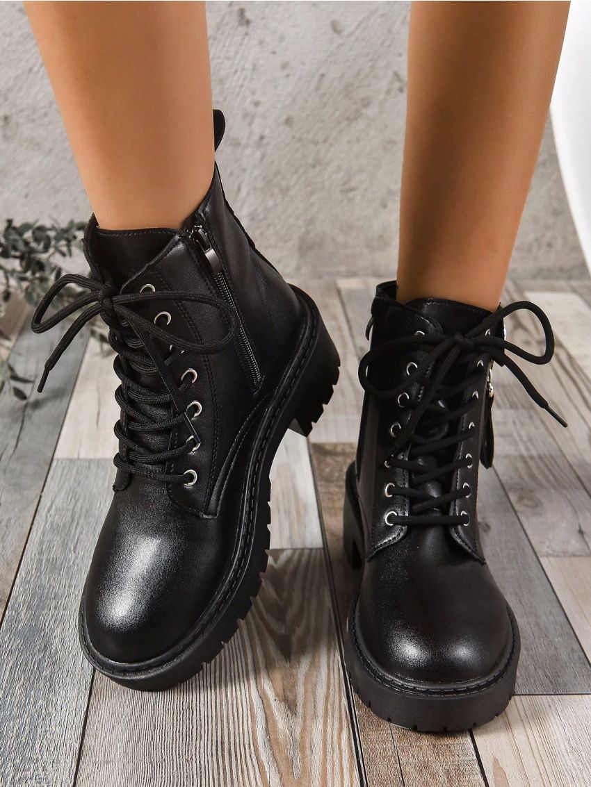 Women's British Style Lace-up Round Toe Fashion Boots For Autumn And Winter