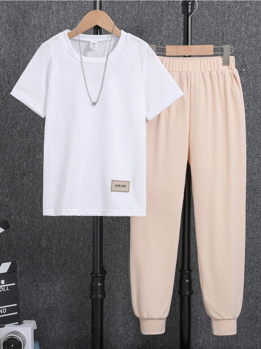 SHEIN Kids EVRYDAY Tween Boys' Casual Fashionable Vacation Alphabet Patch Short Sleeves T-Shirt And Pants Set, Spring/Summer