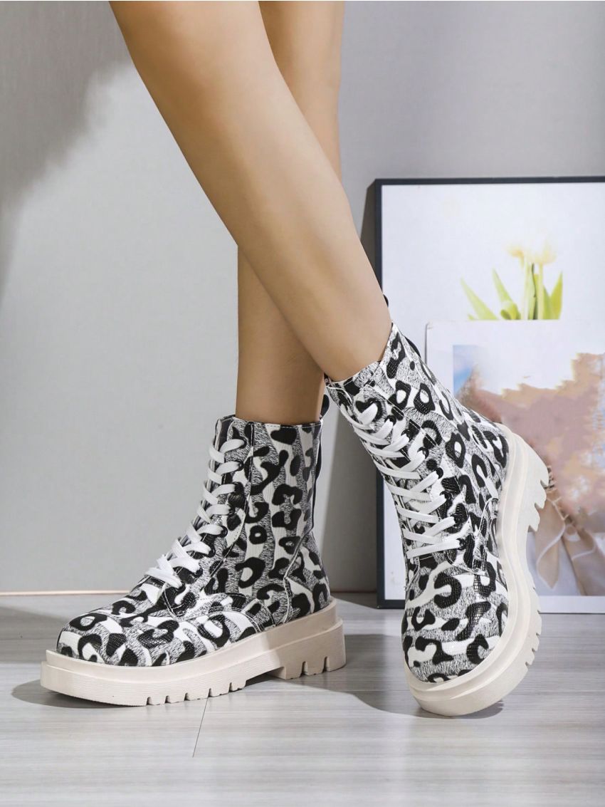 Autumn & Winter Fashionable Simple Leopard Print Women's Short Boots With Thick Soles And Buckle Strap Design