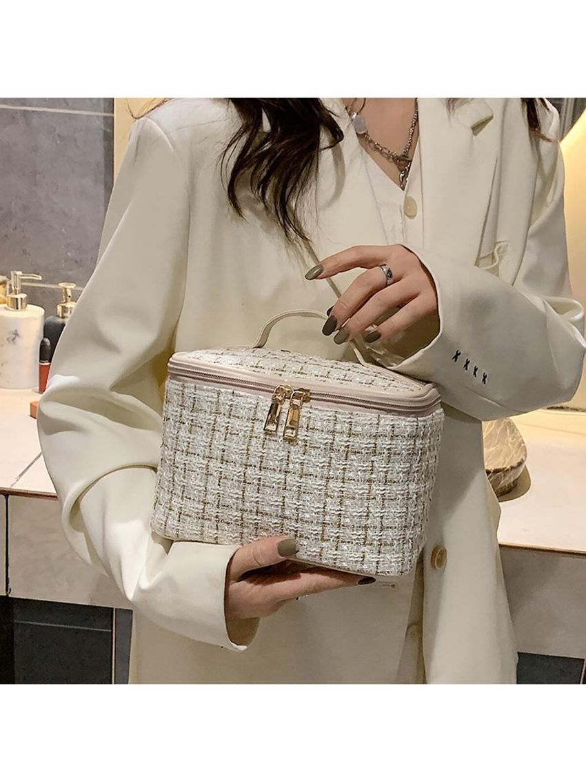 Knitted Travel Cosmetic Bag Fashionable Portable Organizer Bag For Travel, White