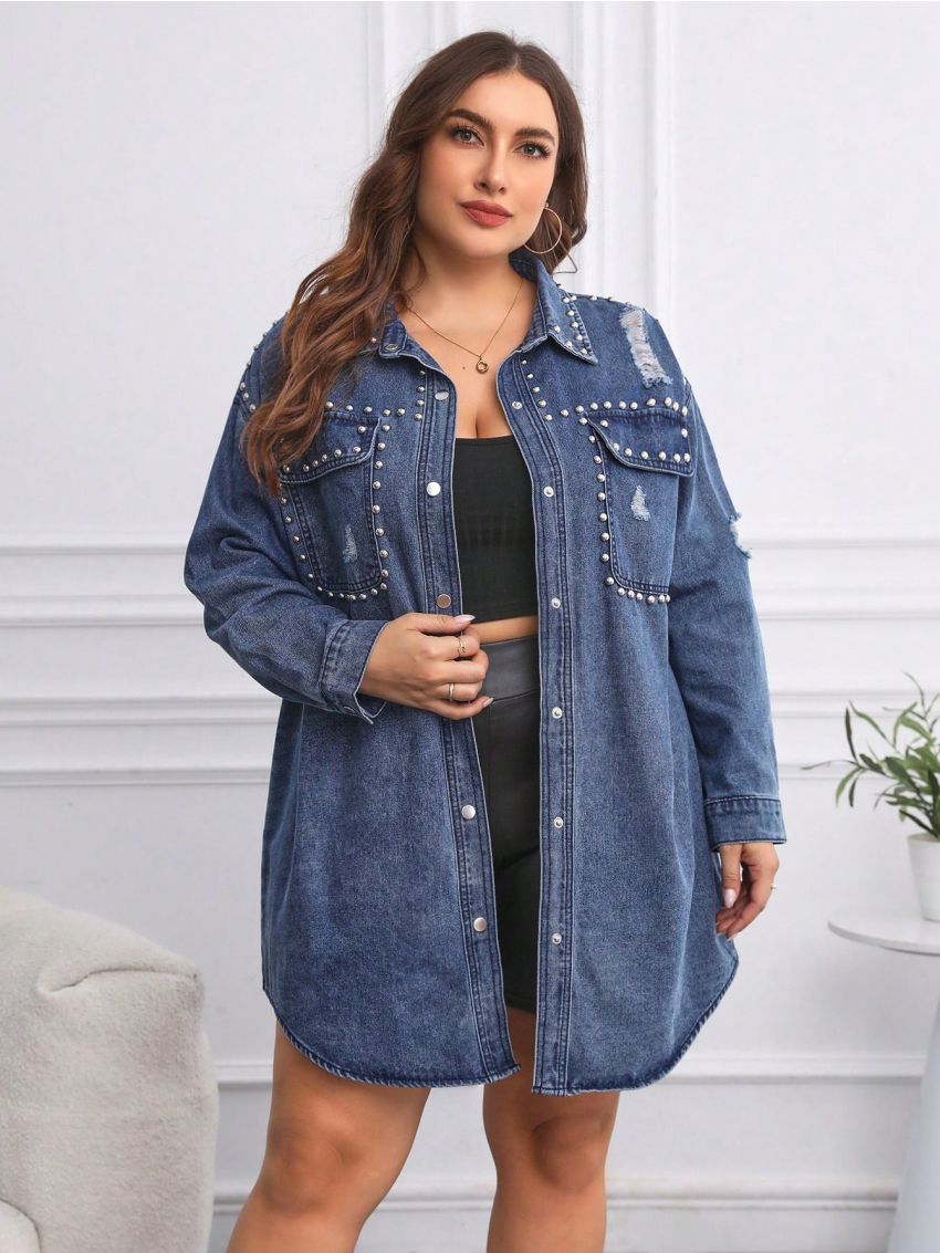 SHEIN Privé Plus Size Women's Denim Jacket With Button-front Closure, Flip Chest Pockets And Stud Embellishments