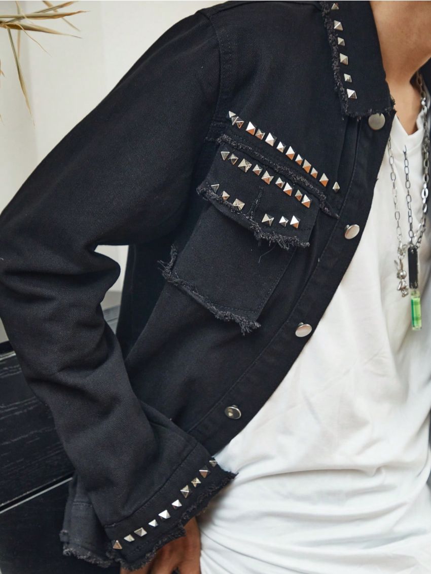 Men Studded Detail Flap Pocket Denim Jacket
