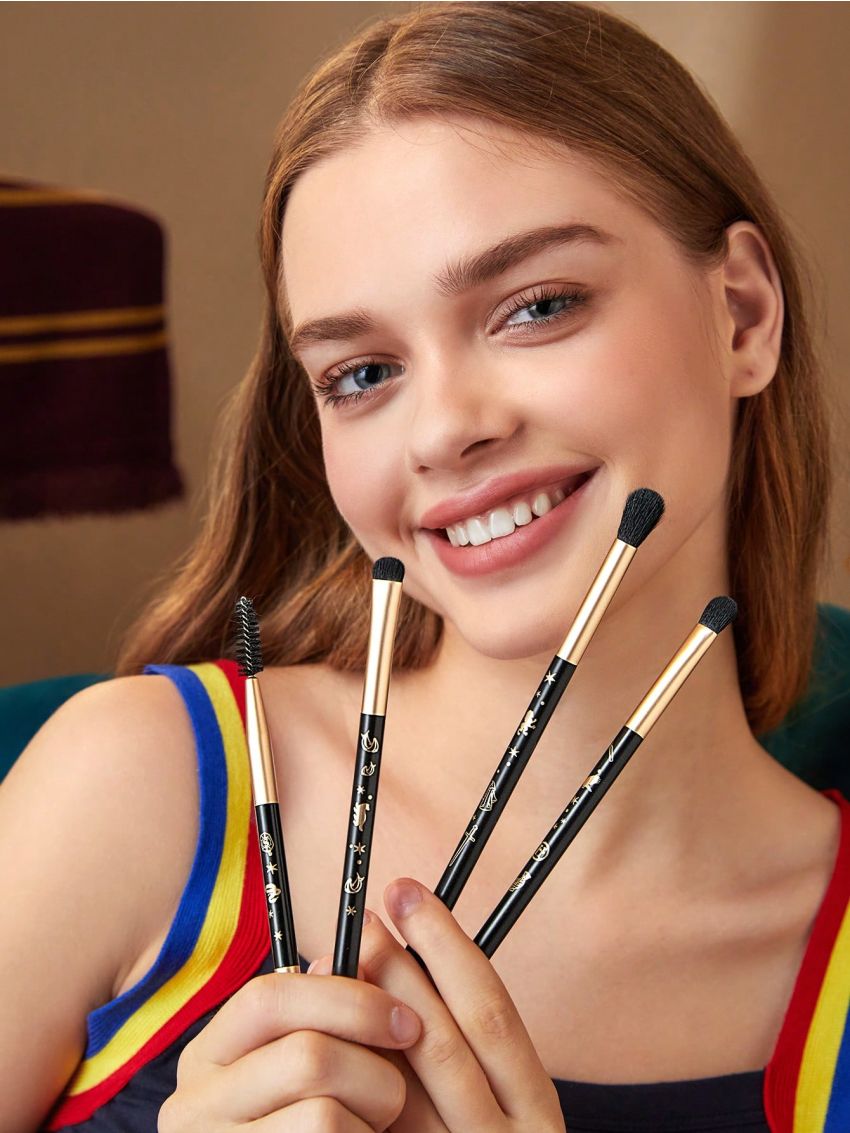 HARRY POTTER X SHEIN 4pcs/set Black Makeup Brushes