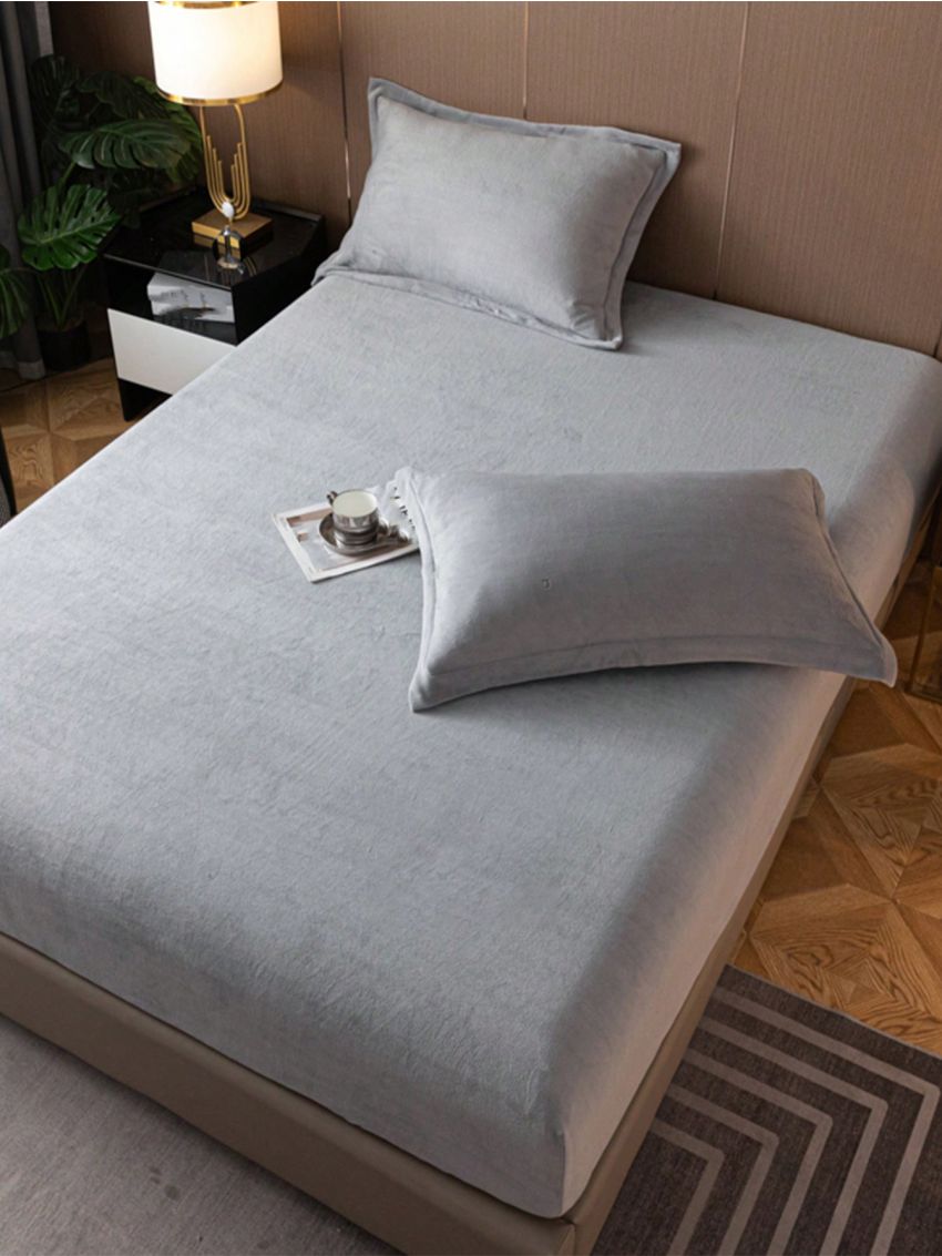 3pcs Light Grey Press Lines Milk Velvet Bed Sheet Set