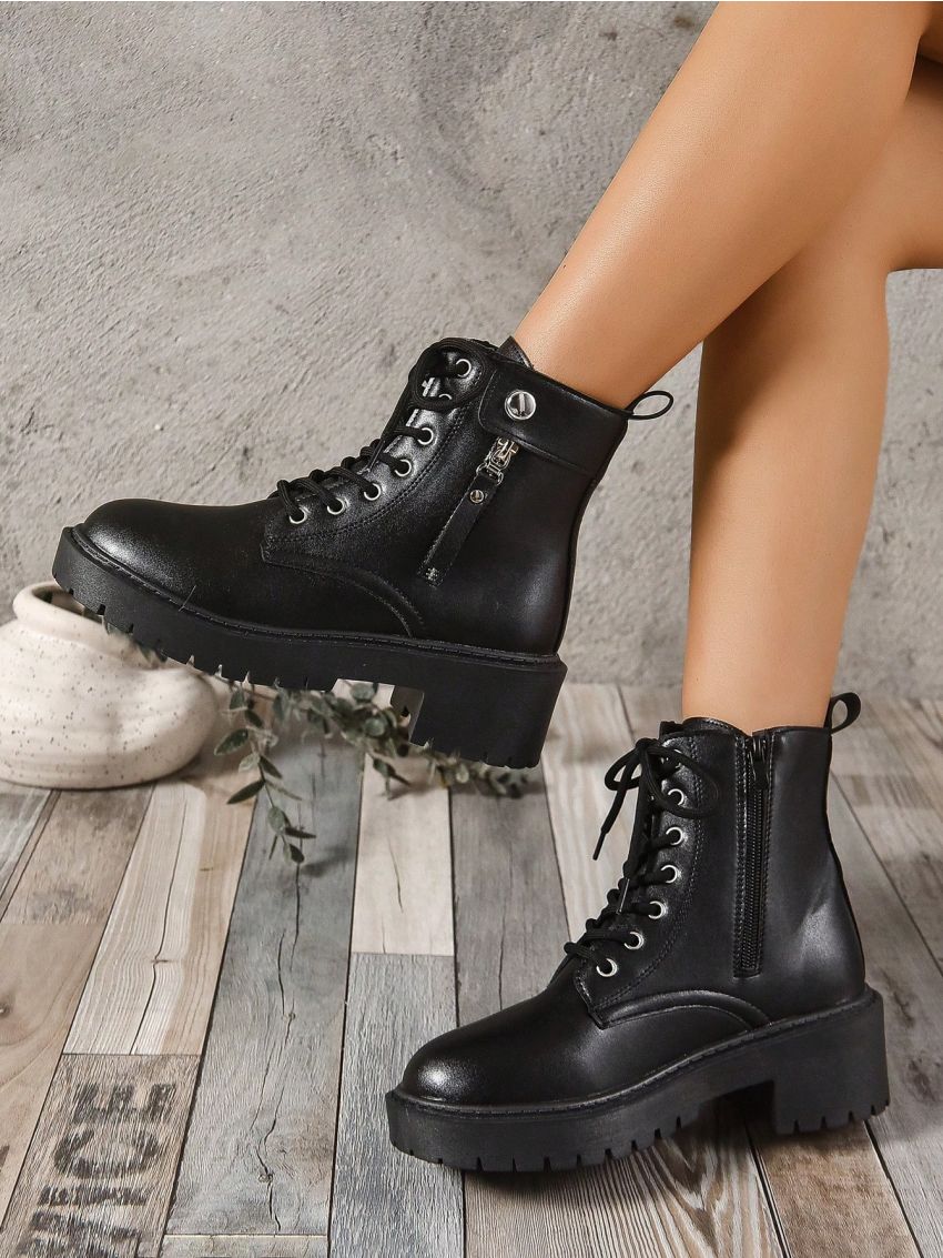 Women's British Style Lace-up Round Toe Fashion Boots For Autumn And Winter