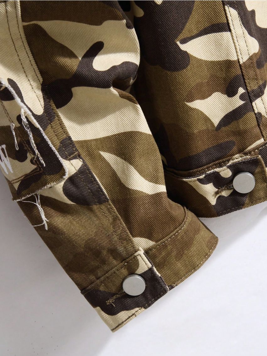 Manfinity EMRG Men's Camouflage Printed Frayed Denim Jacket