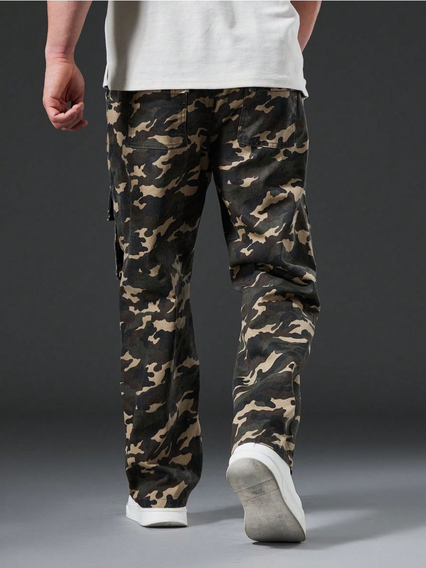 Men Plus Camo Print Drawstring Waist Cargo Jeans