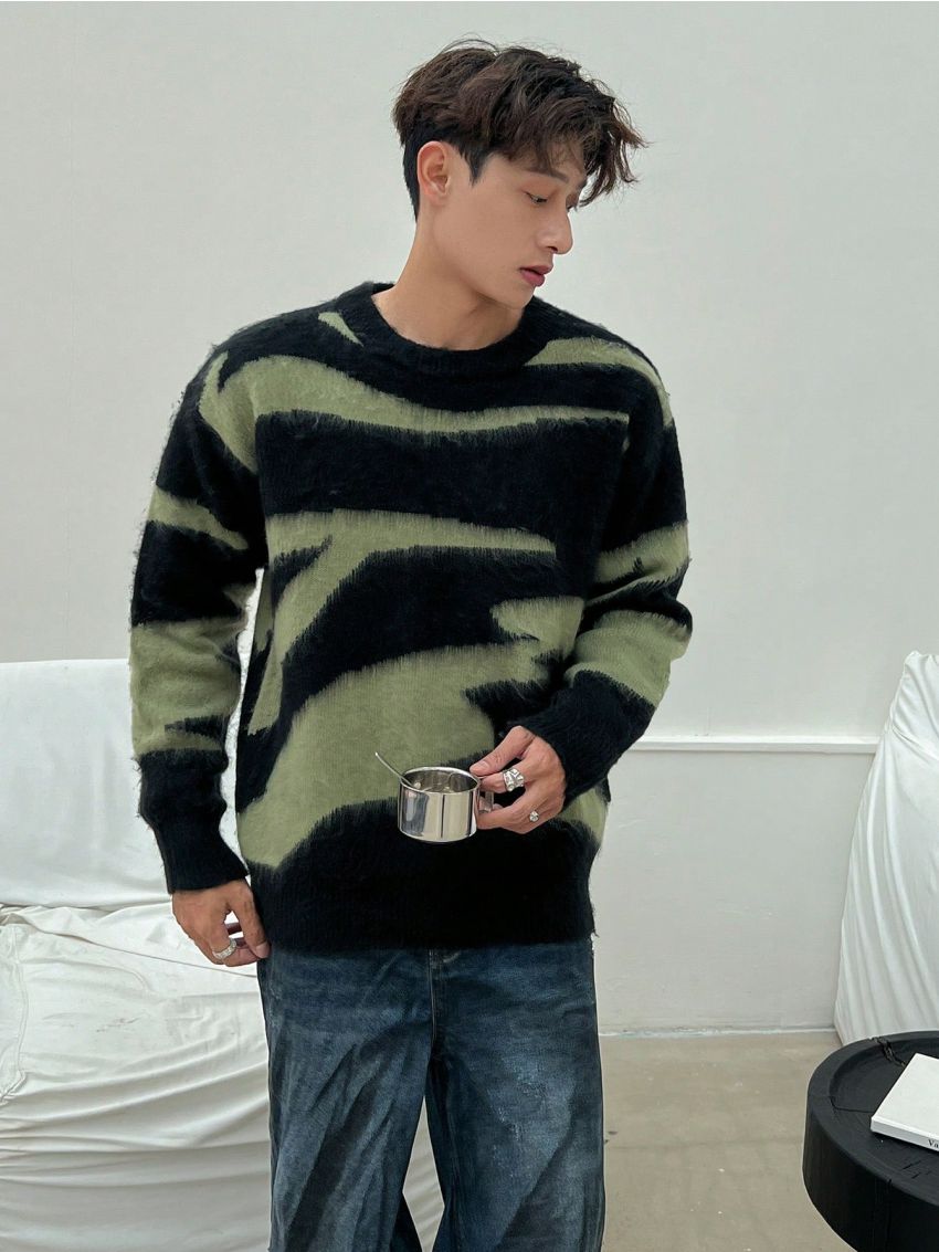 Manfinity Hypemode Men's Round Neck Printed Sweater