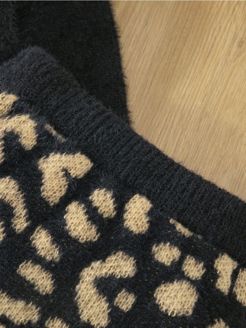 Baby Girls' Comfortable Leopard Print Short Skirt And Sweater Suit In Winter