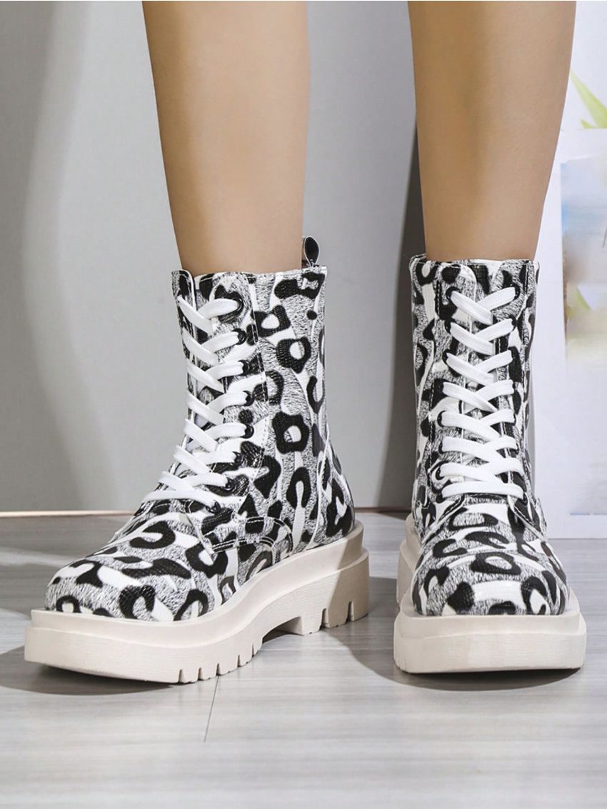 Autumn & Winter Fashionable Simple Leopard Print Women's Short Boots With Thick Soles And Buckle Strap Design