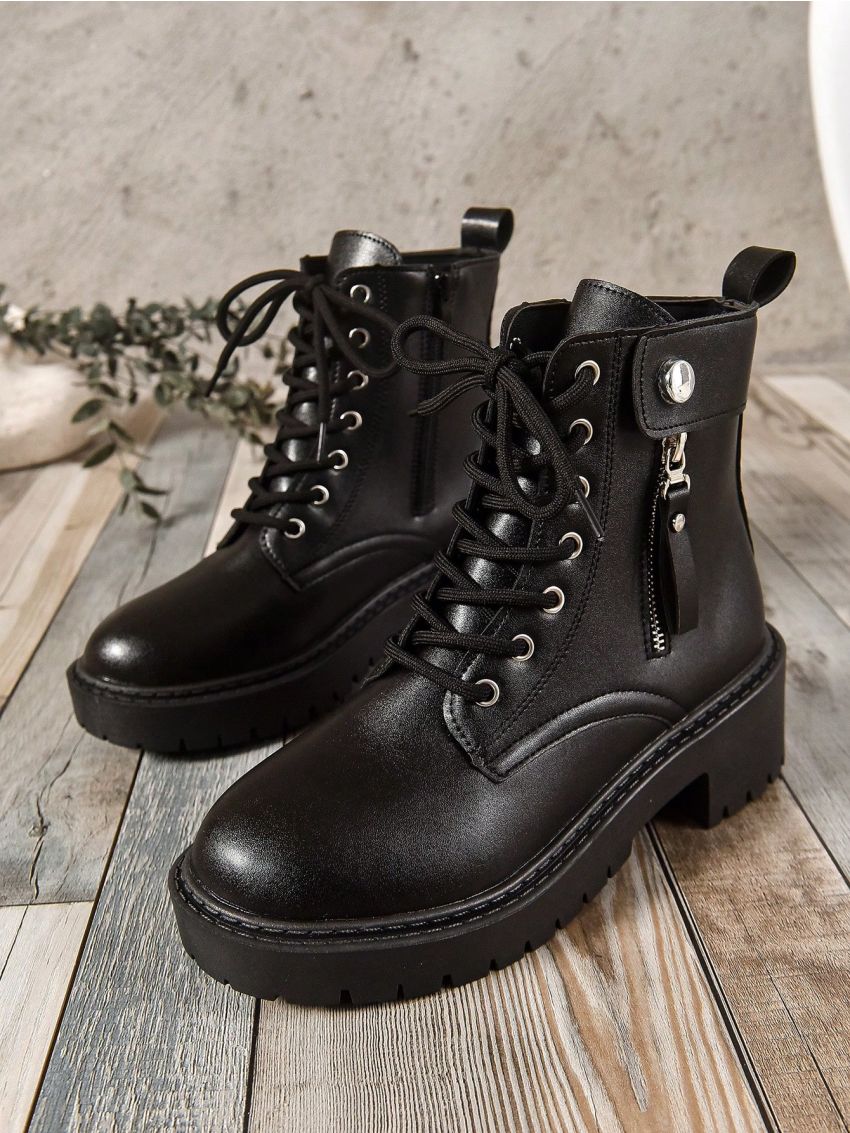 Women's British Style Lace-up Round Toe Fashion Boots For Autumn And Winter