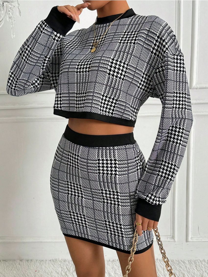 SHEIN Essnce Plaid Cropped Top And Skirt Set