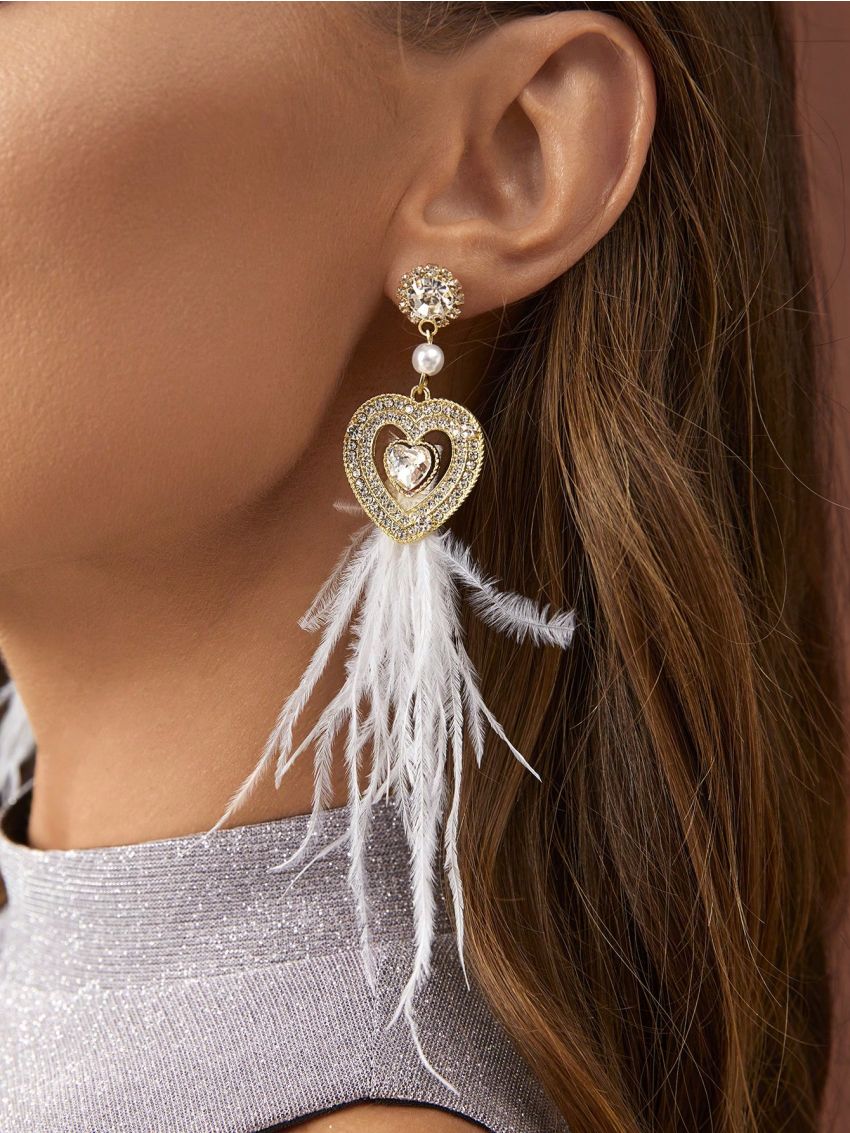 SHEIN Belle 1pair Feather Decor Casual & Fashionable Heart Earrings