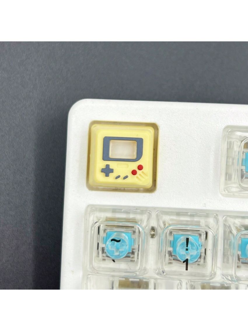 1pc Yellow Retro Three-in-one K04 Personality Classic Keycap, Compatible With Esc Key Of Mechanical Keyboard As Decoration