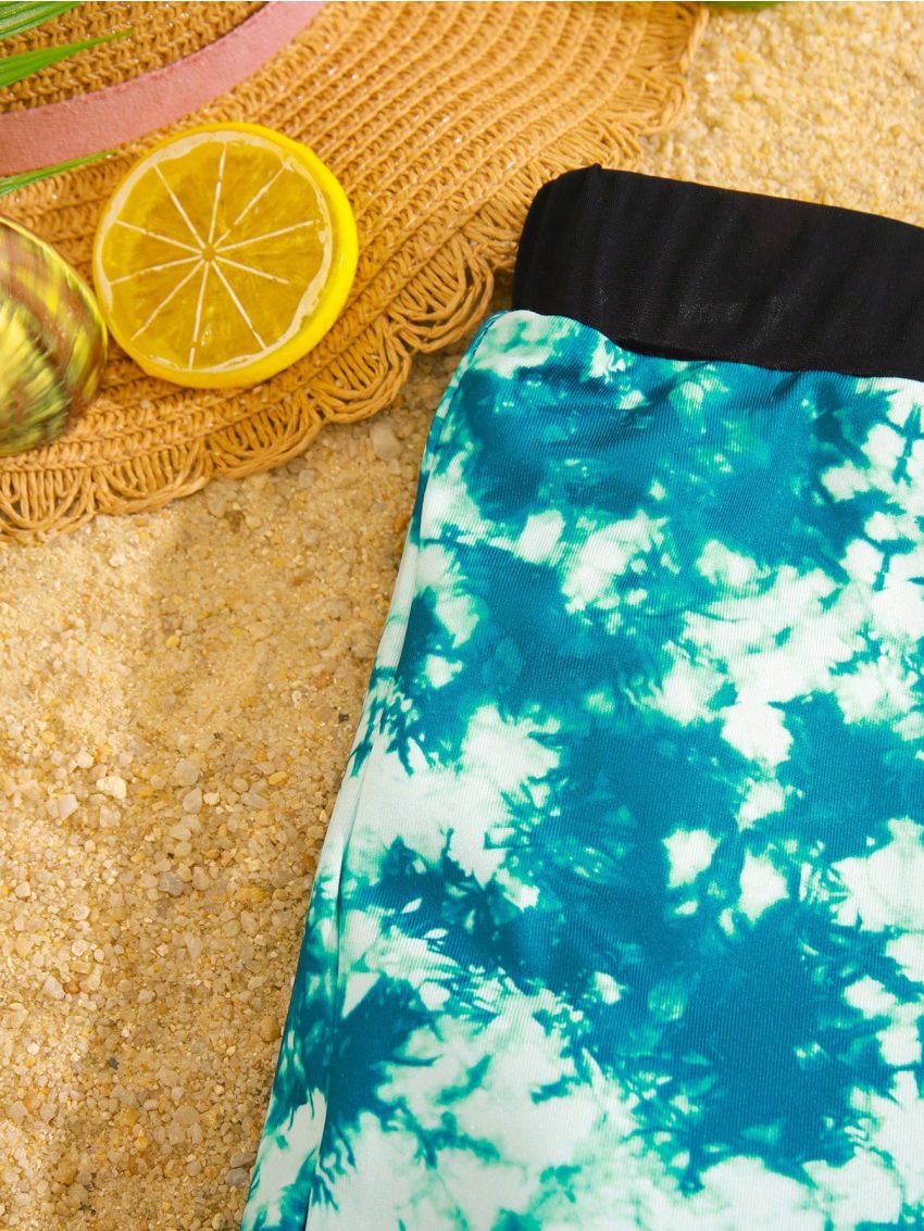 SHEIN Tween Boys' Casual Tie-Dye Printed Pattern Tight Knitted Swimming Trunks