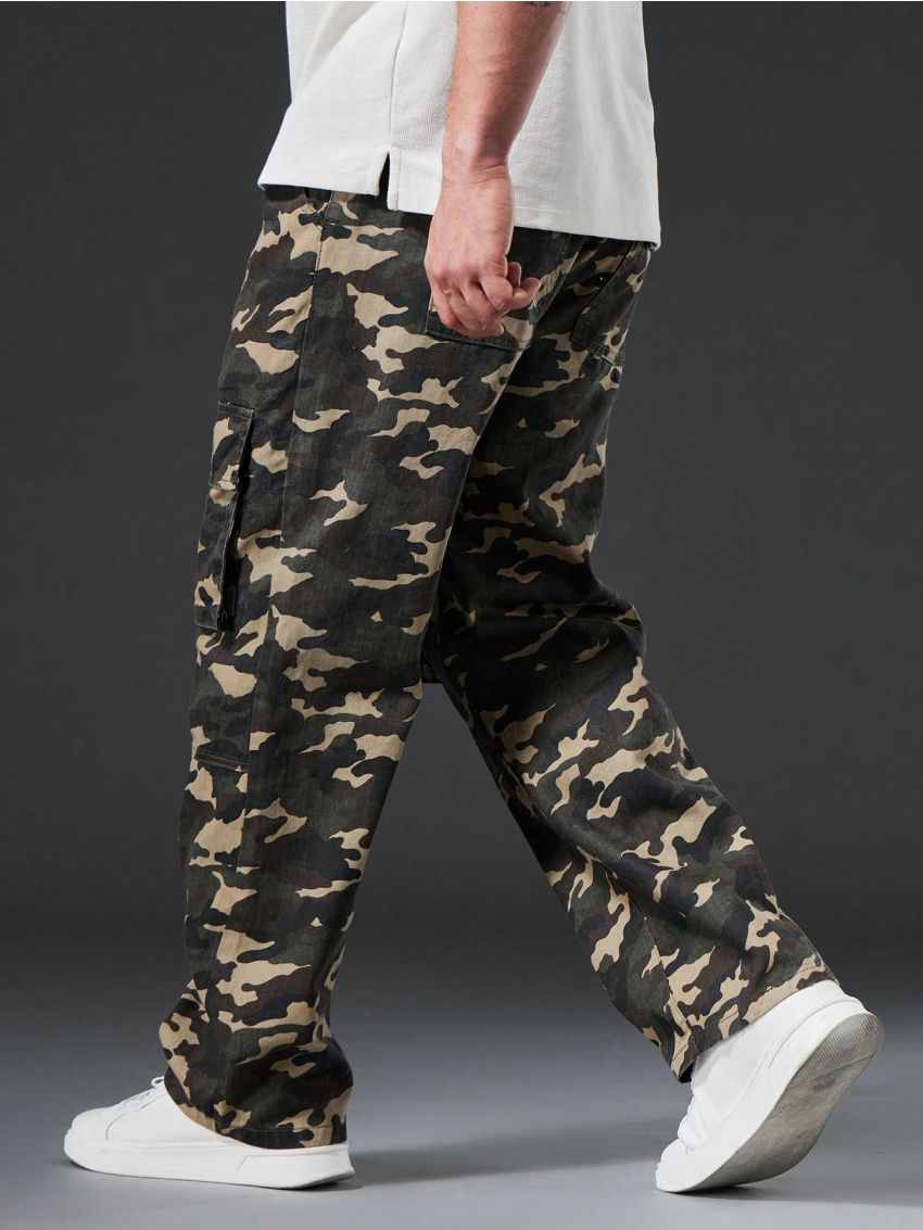 Men Plus Camo Print Drawstring Waist Cargo Jeans
