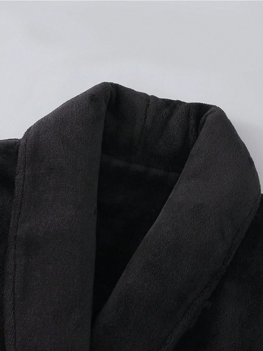 Men Solid Belted Dual Pocket Flannel Lounge Robe