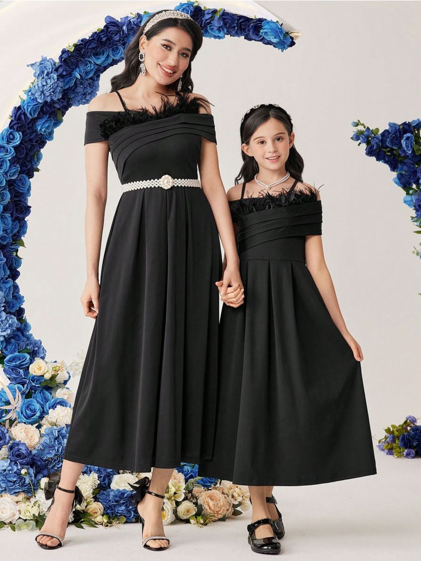 SHEIN Kids Nujoom Tween Girl Fuzzy Decorated Cut-Out Shoulder Sweater Dress