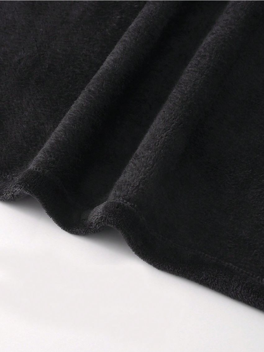 Men Solid Belted Dual Pocket Flannel Lounge Robe