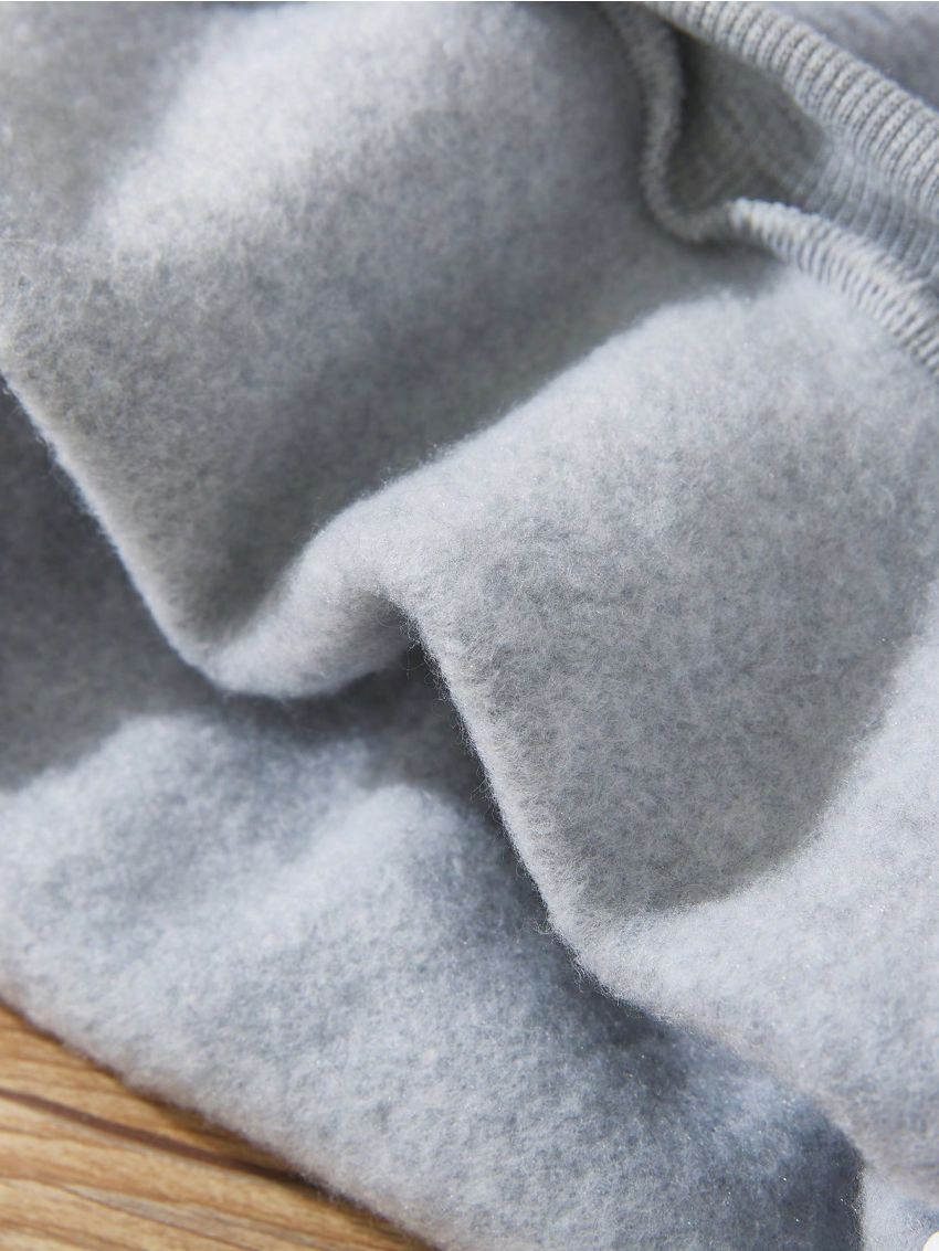 SHEIN Young Girl Letter & Figure Graphic Thermal Lined Sweatshirt