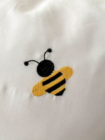 2pcs White Bee Design Flannel Embroidery Pillowcases