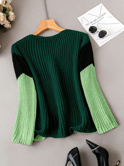 Plus Size Women's Colorblock V-Neck Sweater