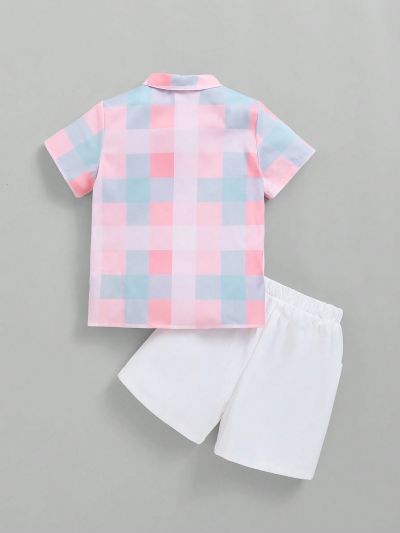 SHEIN Kids EVRYDAY 2pcs/Set Young Boys' Casual Sports Street Style Dopamine Colorful Plaid Pattern White Turn-Down Collar Short Sleeve Shirt And White Shorts, Suitable For Daily Life, School, Travel, Party, Spring And Summer