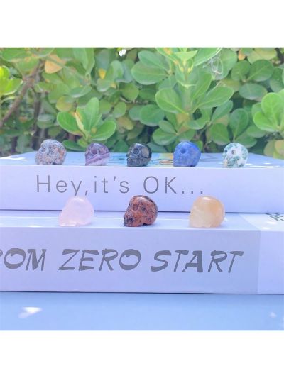 1pc Natural Crystal Carved Skull Shaped Pendant (color Random), With Possible Irregular Cracks And Small Flaws Due To Natural Material