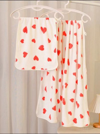 Coral Fleece Soft & Comfortable Absorbent Non-shedding Quick-drying Red Heart-shaped Pattern