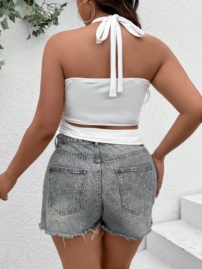 SHEIN SXY Plus Size Solid Color Hollow Out Halter Neck Top