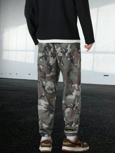 Manfinity EMRG Men's Camouflage Printed Loose Fit Jogger Pants With Elastic Cuffs