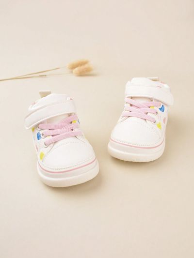 Cozy Cub Girls' Fashionable Heart Pattern Design Comfortable Casual Sports Shoes