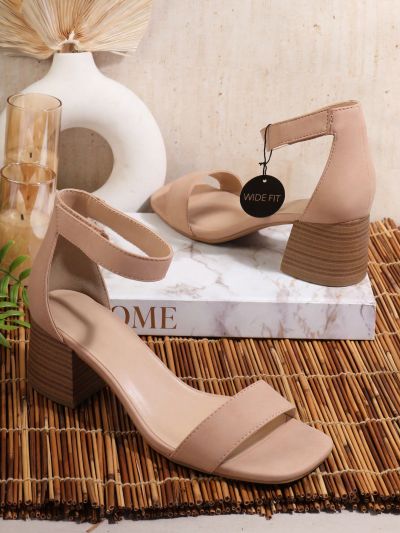 Plus Size Fashionable High Heeled Sandals With Versatile Design