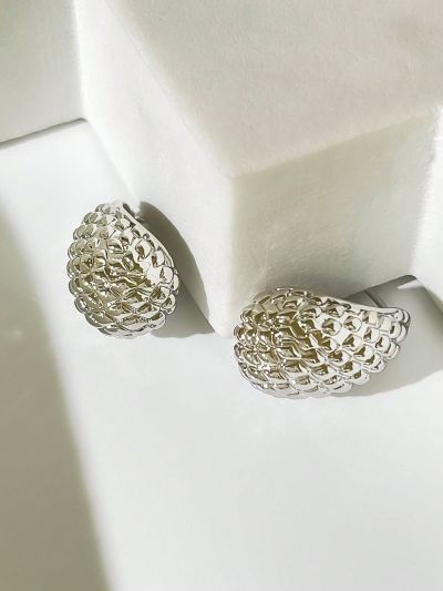 1pair Women's Exaggerated Metal Tear-shaped Ear Stud Earrings - Pineapple Design Surface, Personalized, Fashionable, Versatile Ear Jewelry For Fashionable Women