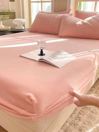 3pcs Light Pink Crystal Velvet Bedding Set (Fitted Sheet + Pillowcases)
