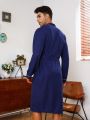 Men Contrast Piping Dual Pocket Belted Robe
