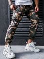 Manfinity LEGND Men's Plus Size Casual Zipper Decorated Jogger Pants