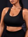 Plus Size Solid Color Sports Bra