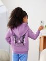 SHEIN Kids KDOMO Little Girls' Butterfly And Slogan Print Fleece Hoodie