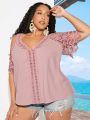 SHEIN CURVE+ Plus Size Spring Break Women's V-Neck Short Sleeve Lace Splicing Off Shoulder Blouse Lace Shirt